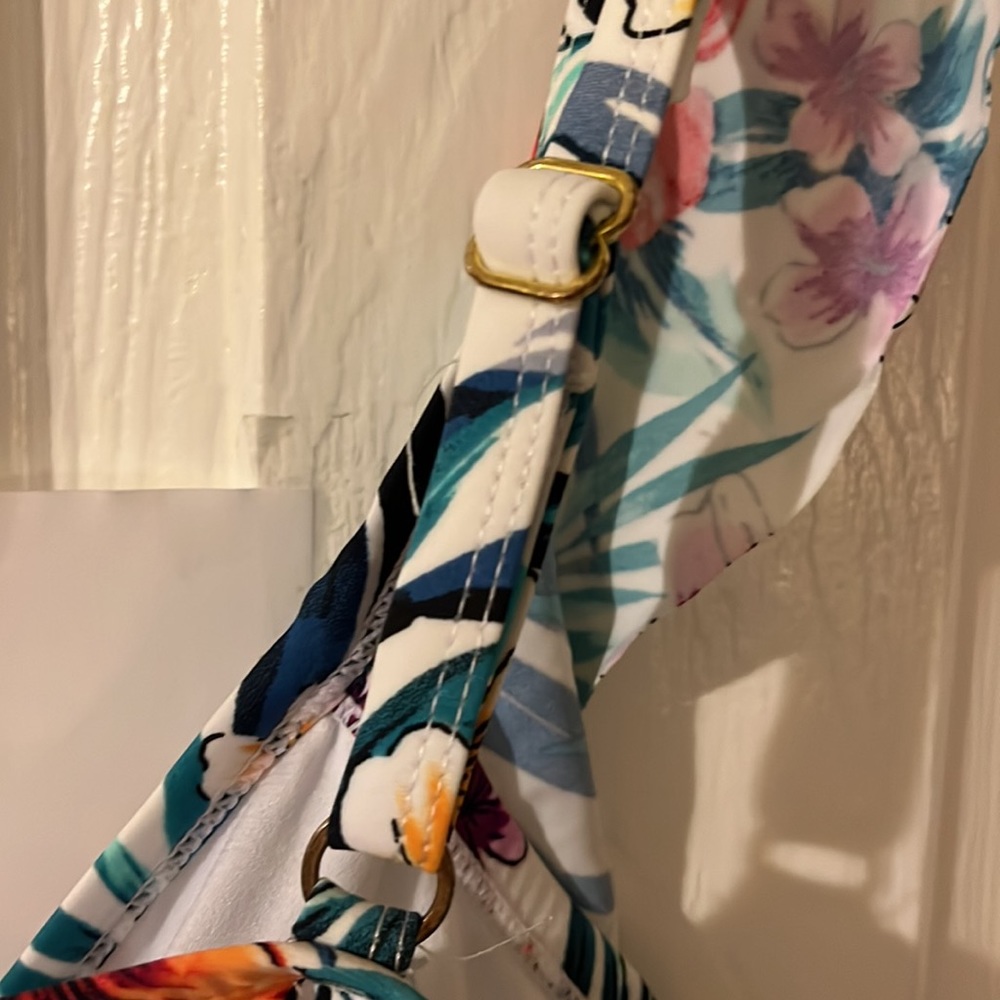 Time and tru floral swim top (3) - Picture 5 of 7
